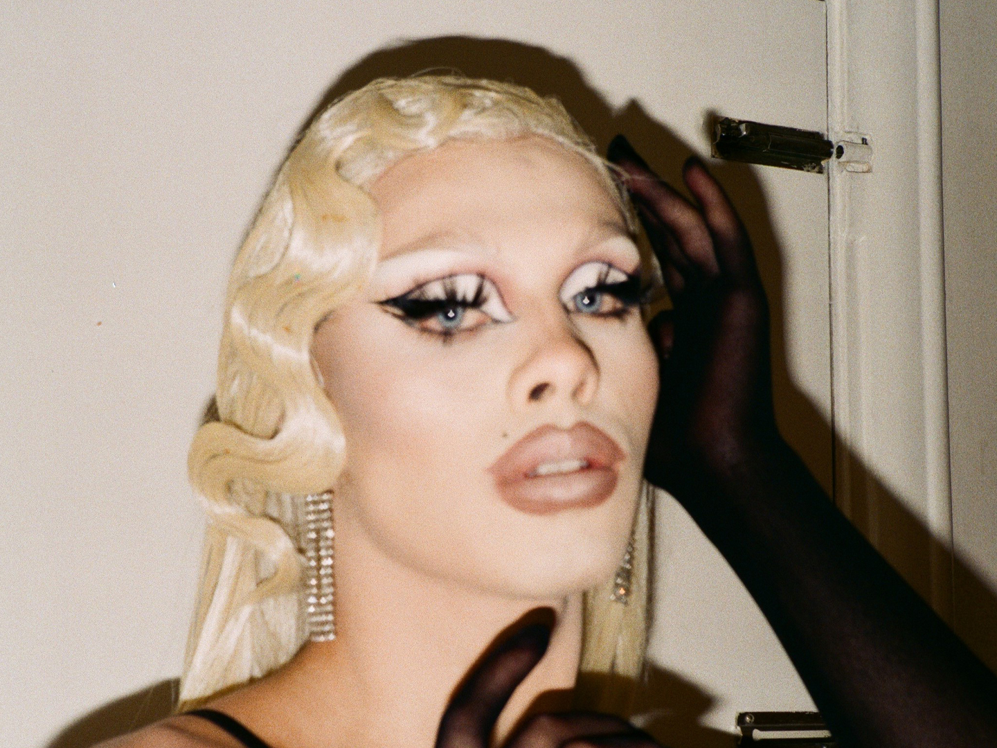 gerador-escs-magazine-dois-olhares-sobre-o-mundo-drag