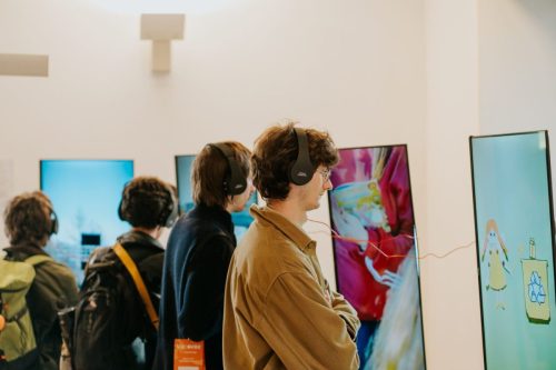 Cheri Cheri Media/Gerador